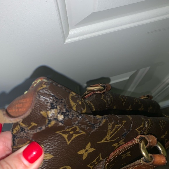 Louis Vuitton purse - Picture 5 of 11